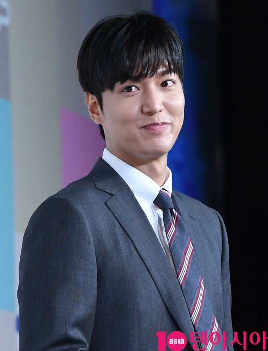 배우 이민호가 9일 오전 서울 태평로2가 더플라자호텔에서 열린 세종학당 홍보대사 위촉식에 참석하고 있다.