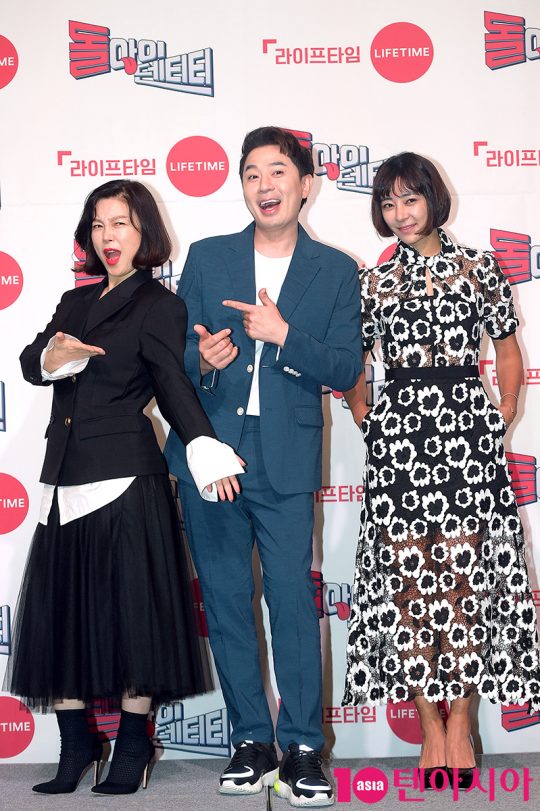 방송인 최화정(왼쪽부터), 붐, 이본이 12일 오후 서울 도화동 베스트 웨스턴 프리미어 서울가든호텔에서 열린 라이프타임 채널 새 예능프로그램 ‘돌아이덴티티’ 제작발표회에 참석했다. / 서예진 기자 yejin@