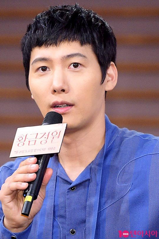 배우 이상우가 19일 오후 서울 상암동 MBC 골든마우스홀에서 열린 새 주말드라마 ‘황금정원’ 제작발표회에 참석했다.  /서예진 기자 yejin@