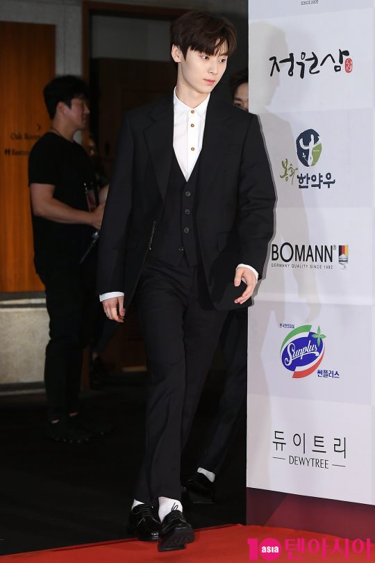 그룹 뉴이스트 민현