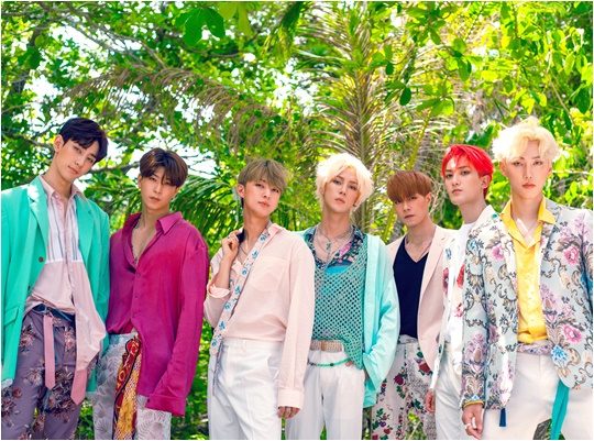 7인조 완전체로 돌아온 그룹 VAV의 로우(왼쪽부터), 세인트반, 제이콥, 에이스, 에이노, 지우, 바론./ 사진제공=에이팀엔터테인먼트