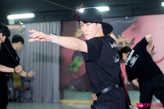 배우 조형균