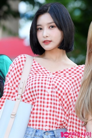 제니 “다이아 탈퇴...좋지 못한 소식 전해 죄송하다” (전문)