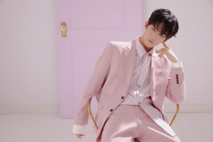 'CIX 데뷔' 배진영, 글로벌 캐릭터X가방 브랜드와 협업 “다양한 모습 보여줄 것”