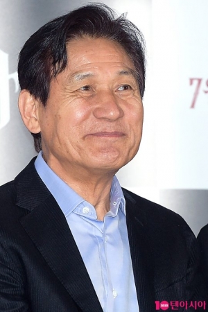 &#39;사자&#39; 안성기 &#34;스크린 복귀 이유? 날 김상중으로 오해하더라&#34;
