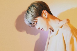 강다니엘, 솔로 앨범 'color on me' 한터 차트 일간 앨범 차트 1위
