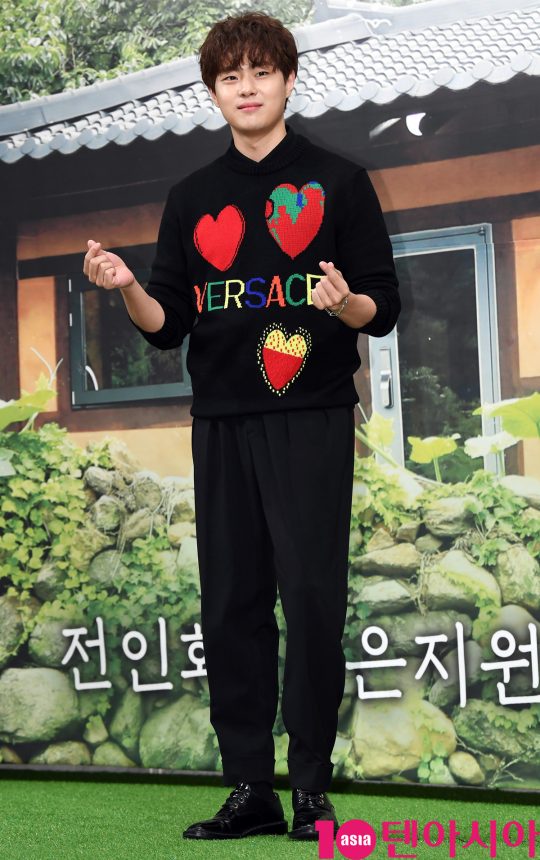배우 조병규가 2일 오후 서울 강남구 논현동 임피리얼 팰리스 호텔에서 열린 MBN 신규 예능 프로그램 ‘자연스럽게’ 제작발표회에 참석하고 있다.