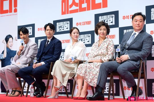 배우 차승원(왼쪽부터), 박해준, 전혜빈, 김혜옥, 이계벽 감독
