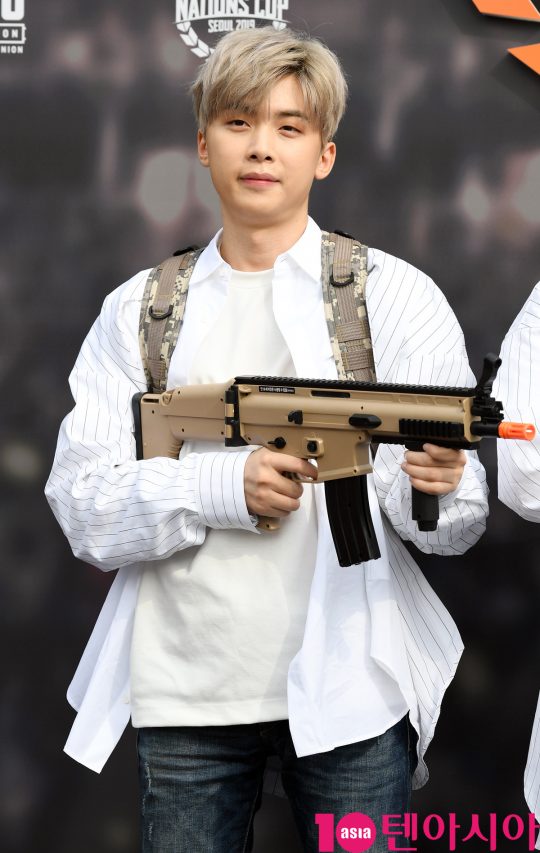 BJ 석주형(뜨뜨뜨뜨)이 9일 오후 서울 장충동 장충체육관에서 열린 2019 펍지 네이션스 컵 기념 포토월에 참석하고 있다.