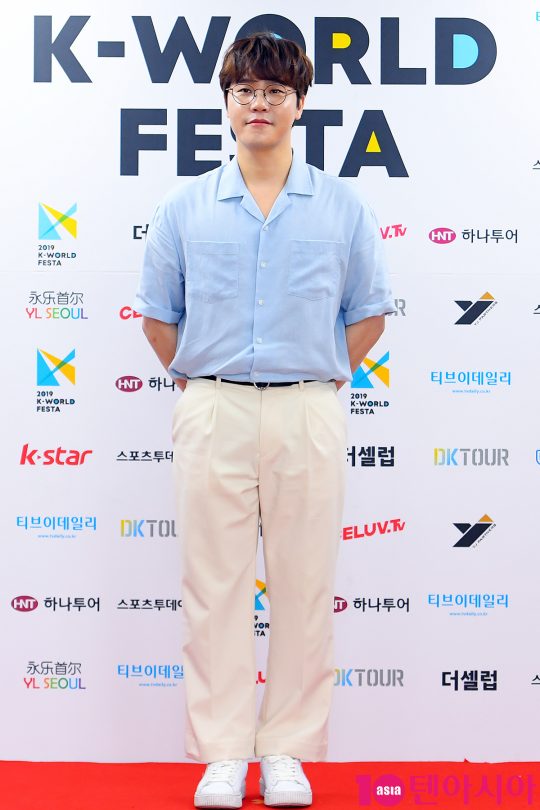 가수 이현