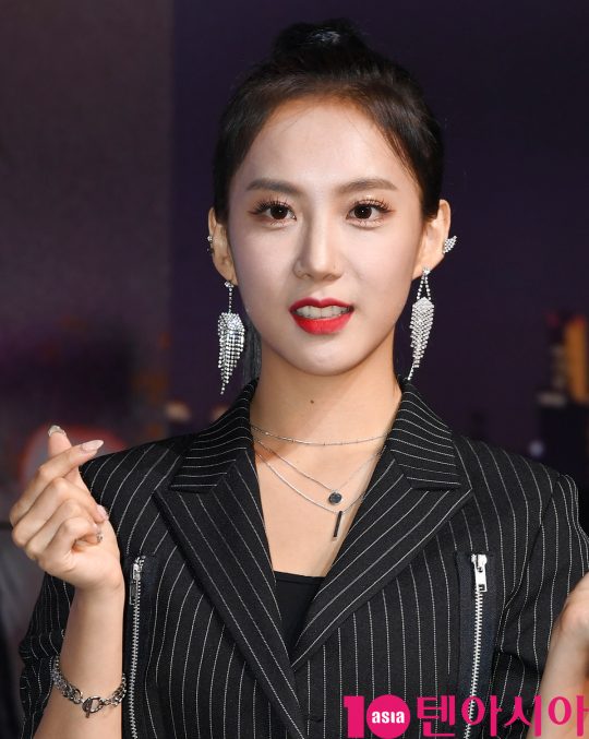 전 스텔라 멤버 소영이 20일 오후 서울 삼성동 슈피겐홀에서 열린 데뷔 디지털 싱글 ‘숨’ 쇼케이스에 참석하고 있다.