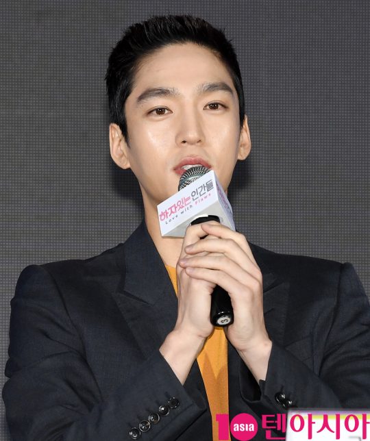 배우 구원이 22일 오후 서울 삼성동 코엑스에서 열린 MBC 새 수목드라마 ‘하자 있는 인간들‘ 제작발표회에 참석하고 있다.