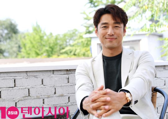 tvN 월화드라마 ’60일, 지정생존자’ 에서 대통령 권한대행 박무진 역을 맡아 열연한 배우 지진희./ 조준원 기자 wizard333@