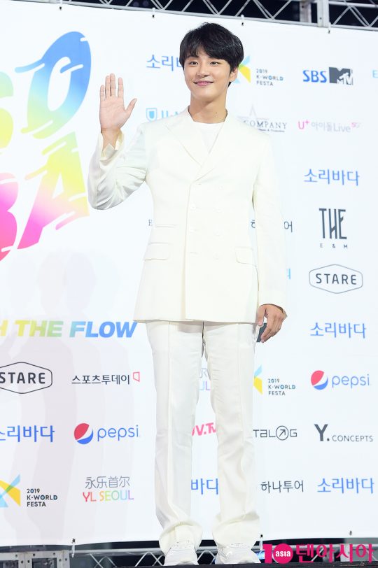 배우 윤시윤