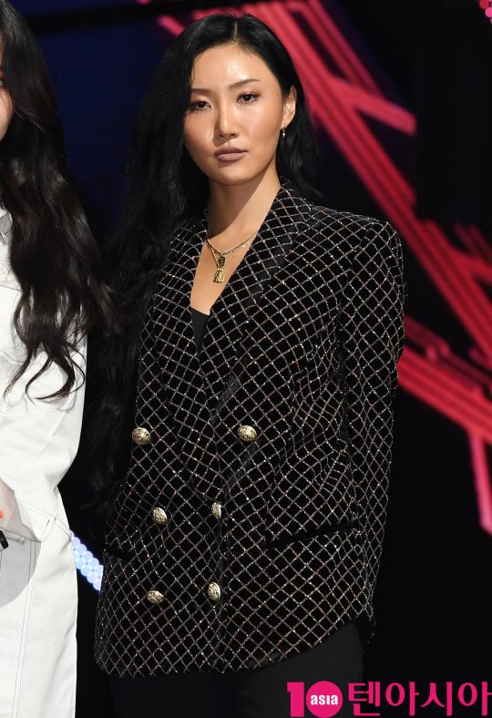[TEN PHOTO]마마무 화사 &#39;뭘 입어도 화려해&#39;
