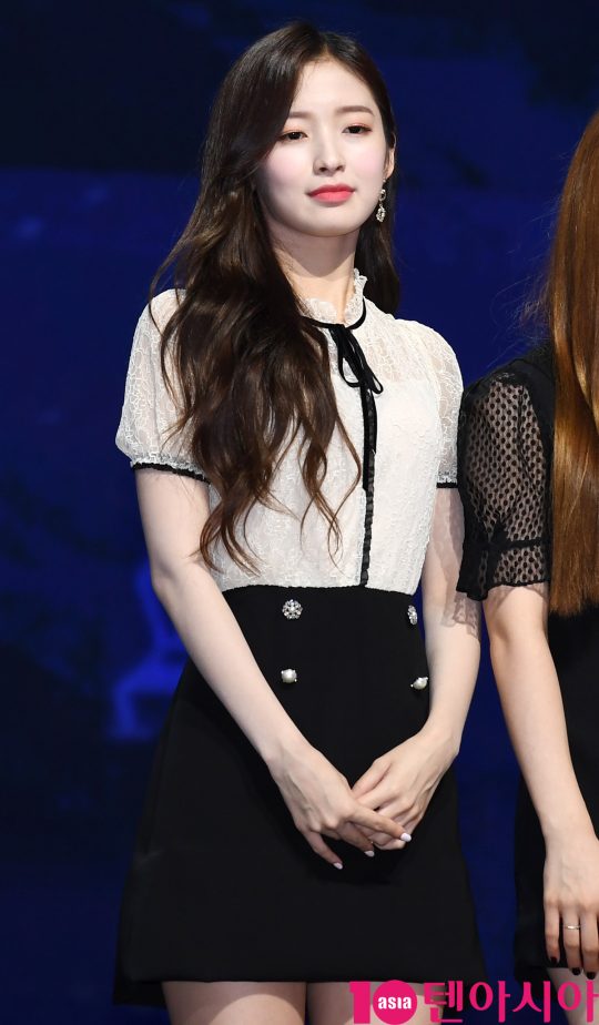 [TEN PHOTO]오마이걸 아린 &#39;저 오늘 스타일 어때요&#39;