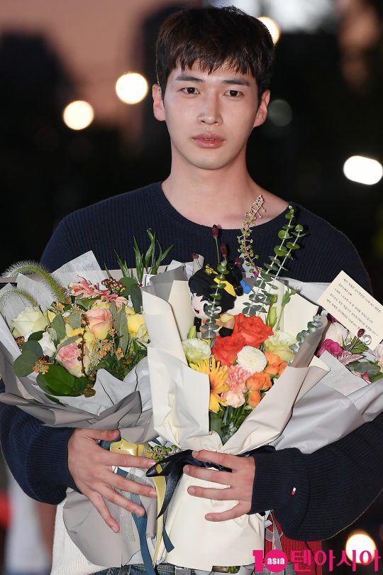 배우 김은수
