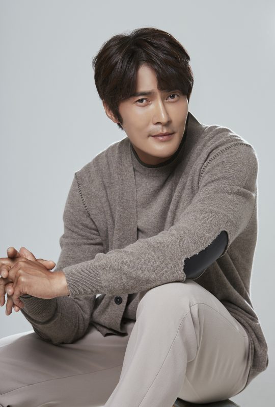 지난 24일 종영한 채널A 금토드라마 ‘평일 오후 세시의 연인’에서 슬럼프에 빠진 천재 화가 도하윤을 연기한 배우 조동혁. /사진제공=열음 엔터테인먼트