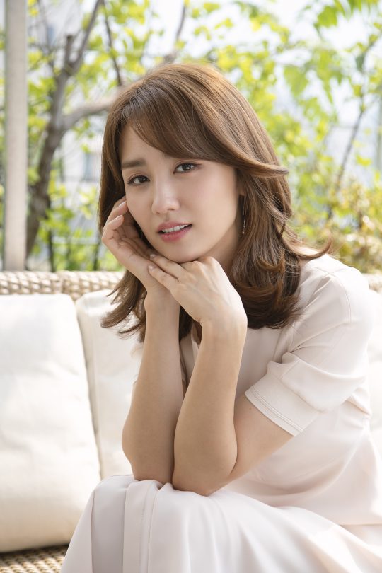 지난 24일 종영한 채널A 금토드라마 ‘평일 오후 세시의 연인’에서 다른 유부남을 사랑하게 되는 결혼 5년차 주부 손지은을 연기한 배우 박하선./사진제공=키이스트