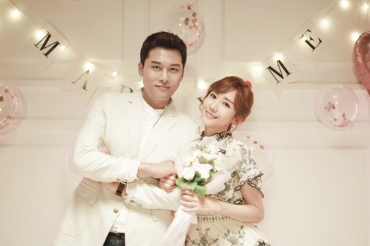 아나운서 김일중(왼쪽), 가수 하유비./사진제공=제이지스타