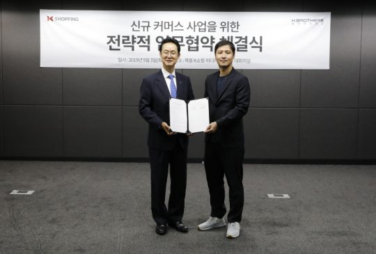 KTH 김철수 대표(왼쪽)과 화이브라더스코리아 지승범 대표(오른쪽). / 제공=화이브라더스코리아