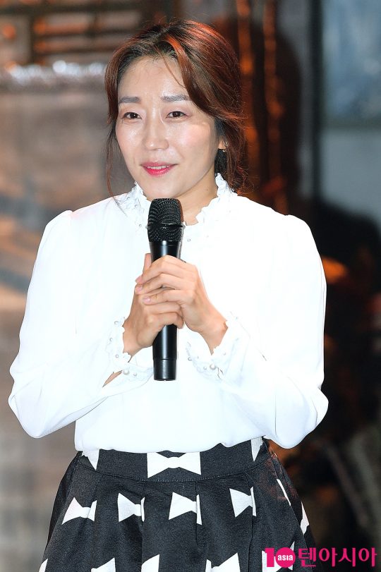 홍루현 작가