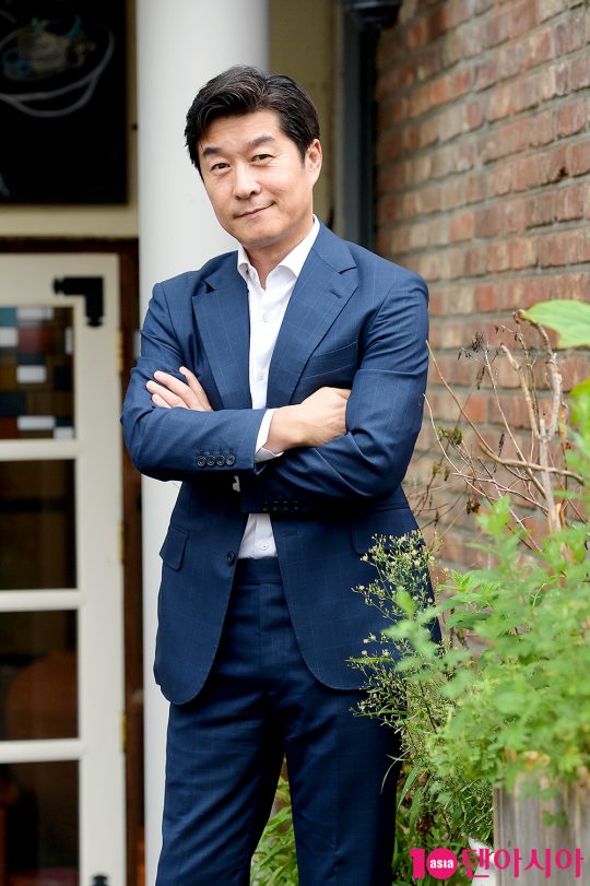 영화 ‘나쁜 녀석들: 더 무비’에서 범죄자로 팀을 꾸려 악질 범죄자를 잡는 형사 오구탁 역으로 열연한 배우 김상중. /서예진 기자 yejin@