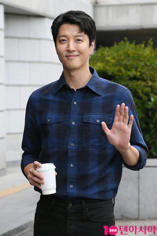 배우 이동건