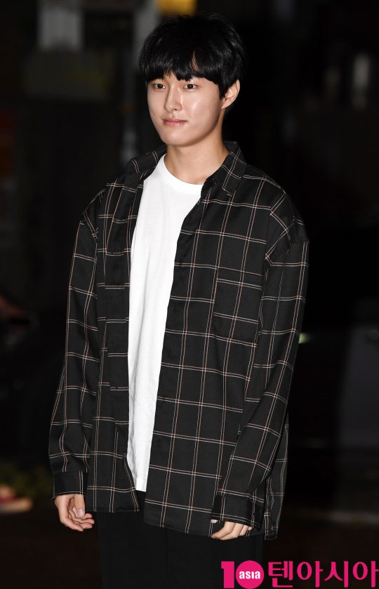 배우 윤친영이 7일 오후 서울 여의도 한 음식점에서 열린 SBS 금토드라마 ‘의사 요한’ 종방연에 참석하고 있다.