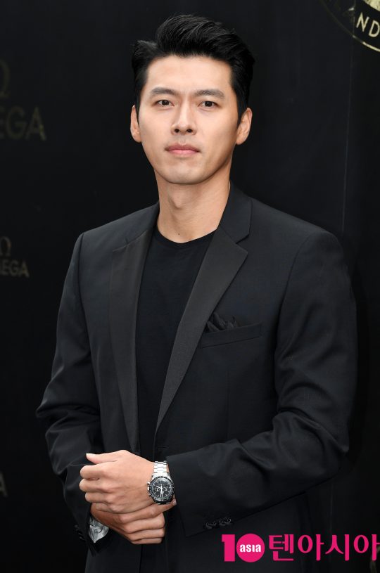 배우 현빈이 9일 오후 서울 삼성동 코엑스 아티움에서 열린 오메가, ‘스피드마스터’ 아폴로 11 달 착륙 50주년 기념행사에 참석하고 있다.