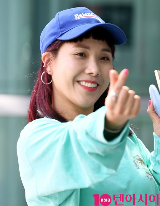 방송인 신봉선이 11일 오후 서울 목동 SBS본사에서 열린 스페셜 게스트로 SBS 파워FM 두시탈출 컬투쇼에