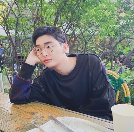 사진=윤지성 인스타그램