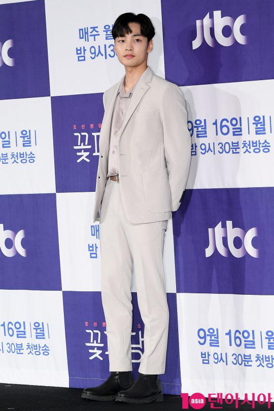 배우 김민재