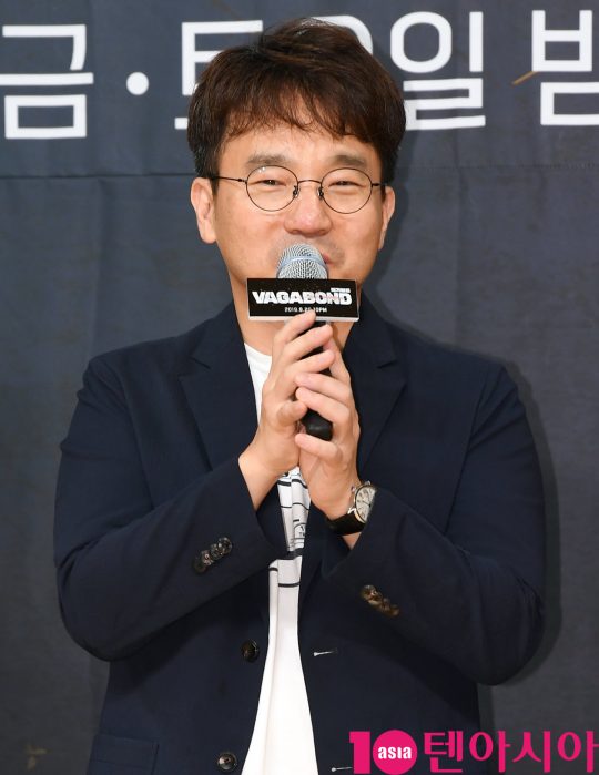 유인식 연출이 16일 오후 서울 양천구 목동 SBS 사옥에서 열린 SBS 금토드라마 ‘배가본드’ 제작발표회에 참석하고 있다.