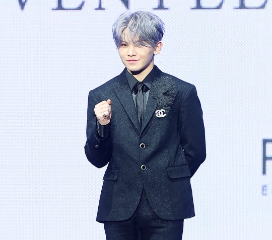그룹 세븐틴의 우지가 16일 오후 서울 안암동 고려대 화정체육관에서 열린 세 번째 정규앨범 ‘언 오드(An Ode)’의 발매 기념 쇼케이스에서 인사하고 있다. / 서예진 기자 yejin@