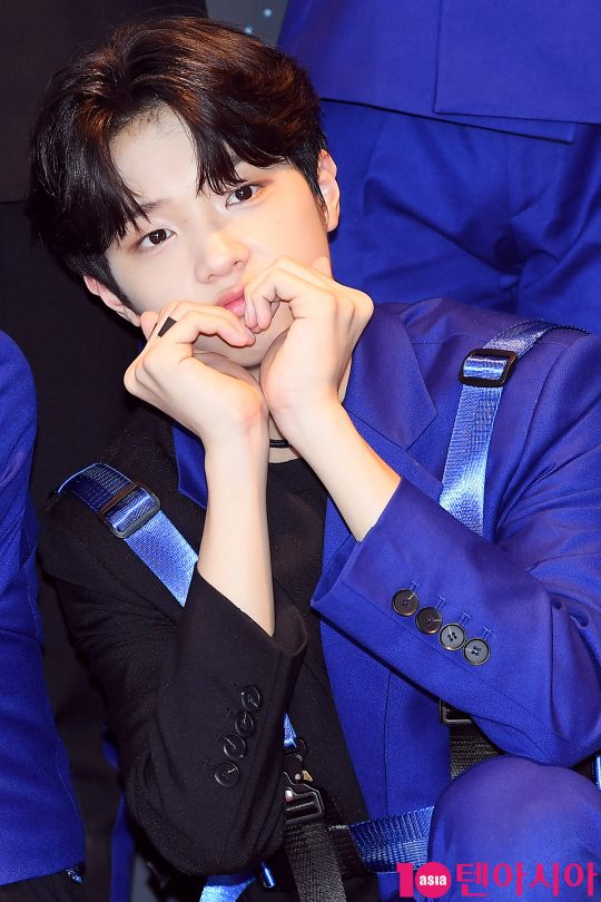 그룹 엑스원 손동표