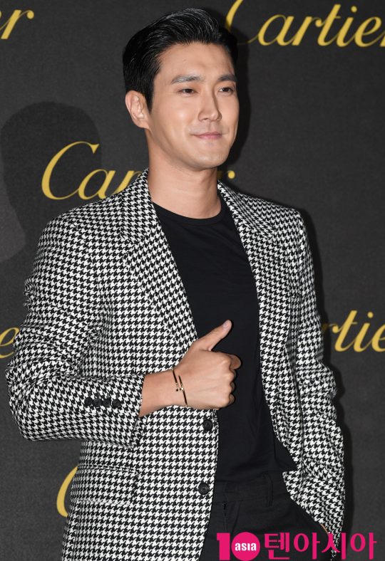 슈퍼주니어 최시원이 19일 오후 서울 성동구 에스팩토리에서 열린 까르띠에 ‘저스트 앵 끌루’ 파티에 참석하고 있다.