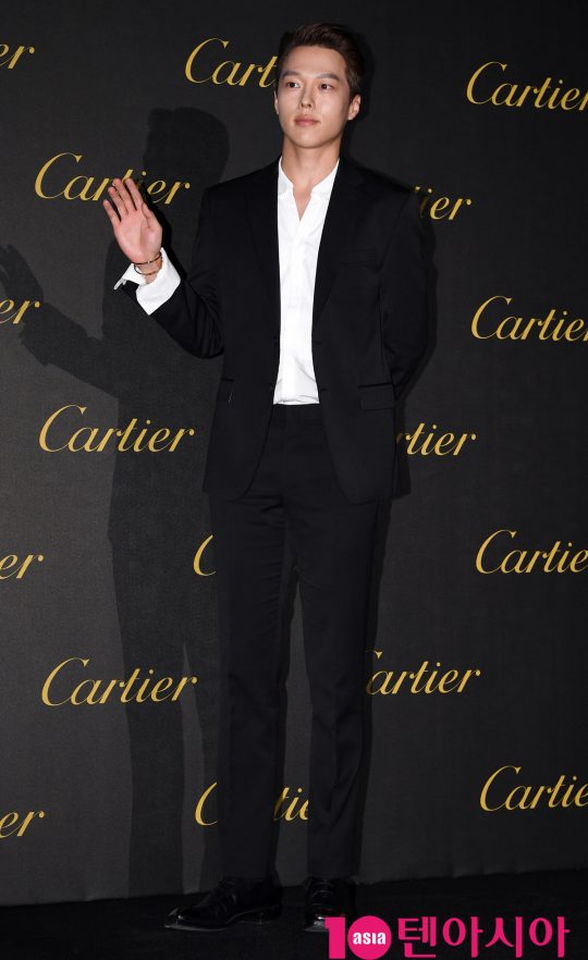 배우 장기용이 19일 오후 서울 성동구 에스팩토리에서 열린 까르띠에 ‘저스트 앵 끌루’ 파티에 참석하고 있다.