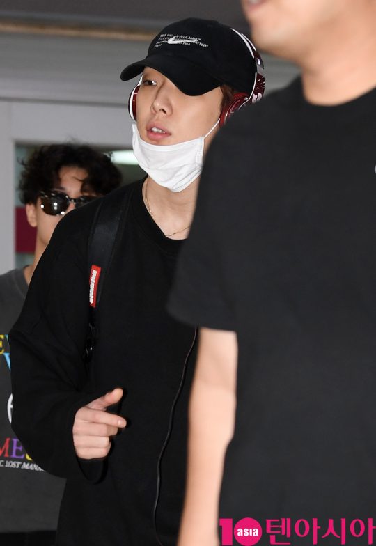 그룹 아이콘(iKON)(김진환, BOBBY, 송윤형, 구준회, 김동혁, 정찬우) 바비가 20일 오후 일본 콘서트 마치고 김포국제공항을 통해 입국하고 있다.