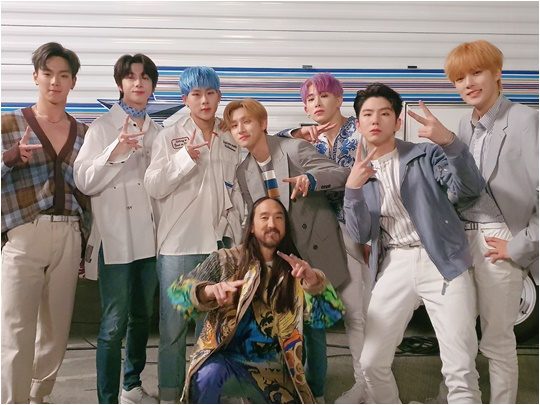 그룹 몬스타엑스, DJ 겸 프로듀서 스티브 아오키./ 사진제공=스타쉽 엔터테인먼트