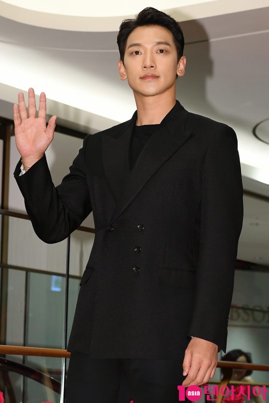 배우 정지훈