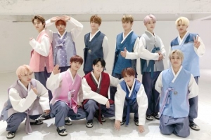 더보이즈 ”즐거운 한가위 되세요”...보름달보다 환한 '꽃도령즈'