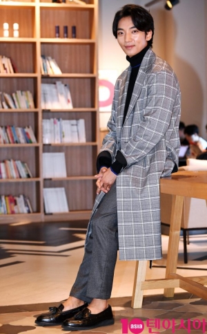 '의사요한' 황희 &#34;지성, 대본의 빼곡한 메모에 &#39;깜짝&#39;...성실+열정 단연 최고&#34;