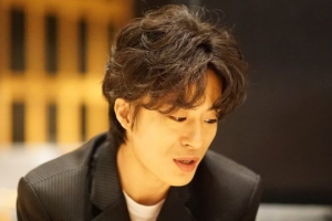 &#39;메기&#39; 구교환 &#34;등장마다 다른 얼굴 보여주는 캐릭터...'전복'되는 재미&#34;