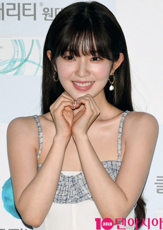 걸그룹 레드벨벳 아이린이 1일 오후 서울 서교동 KB청춘마루에서 열린 쿠퍼비전 X 아이린 눈건강 클래스 행사에 참석하고 있다.