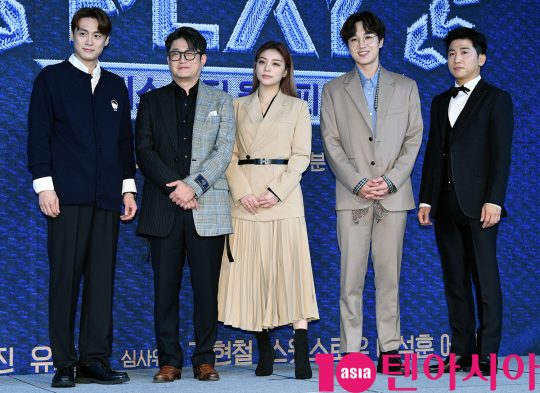 방송인 오상진(왼쪽부터), 가수 김현철, 에일리, 이석훈, 개그맨 유세윤이 2일 오전 서울 도화동 베스트웨스턴프리미어 서울가든호텔에서 열린 채널A 새 예능 프로그램 ‘보컬플레이 시즌2 : 캠퍼스 뮤직 올림피아드’ 제작발표회에 참석했다. /조준원 기자 wizard333@