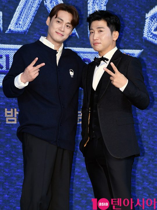 오상진과 유세윤이 2일 오전 서울 도화동 베스트웨스턴프리미어 서울가든호텔에서 열린 채널A 신규 예능 프로그램 ‘보컬플레이2’ 제작발표회에 참석하고 있다.
