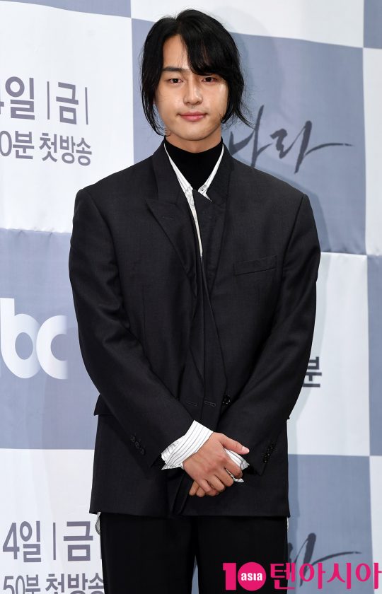 배우 양세종이 2일 오후 서울 강남구 논현동 임피리얼 팰리스 호텔에서 열린 JTBC 새 금토드라마 ‘나의 나라’ 제작발표회에 참석하고 있다.