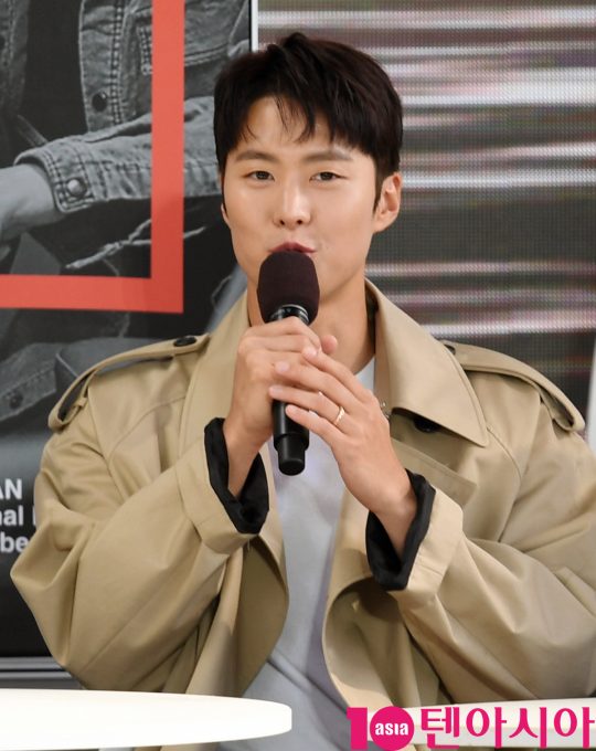 배우 공명은 영화 ‘극한직업’의 인연으로 이병헌 감독과 드라마 ‘멜로가 체질’을 함께 작업했다. /부산=조준원 기자 wizard333@