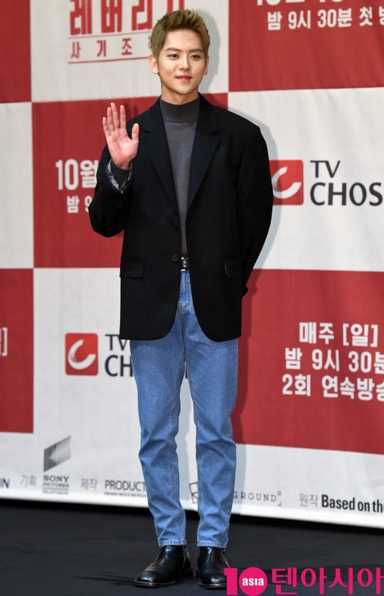 [TEN PHOTO]여회현 '청바지가 잘 어울리는 남자'